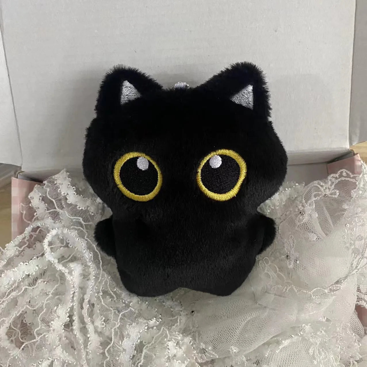 Peluche Chat Noir Mignon – Petit Pendentif Câlin 10 cm